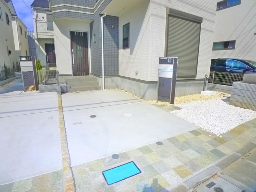 エントランス部分 BLOOMING　MAISON　6号棟