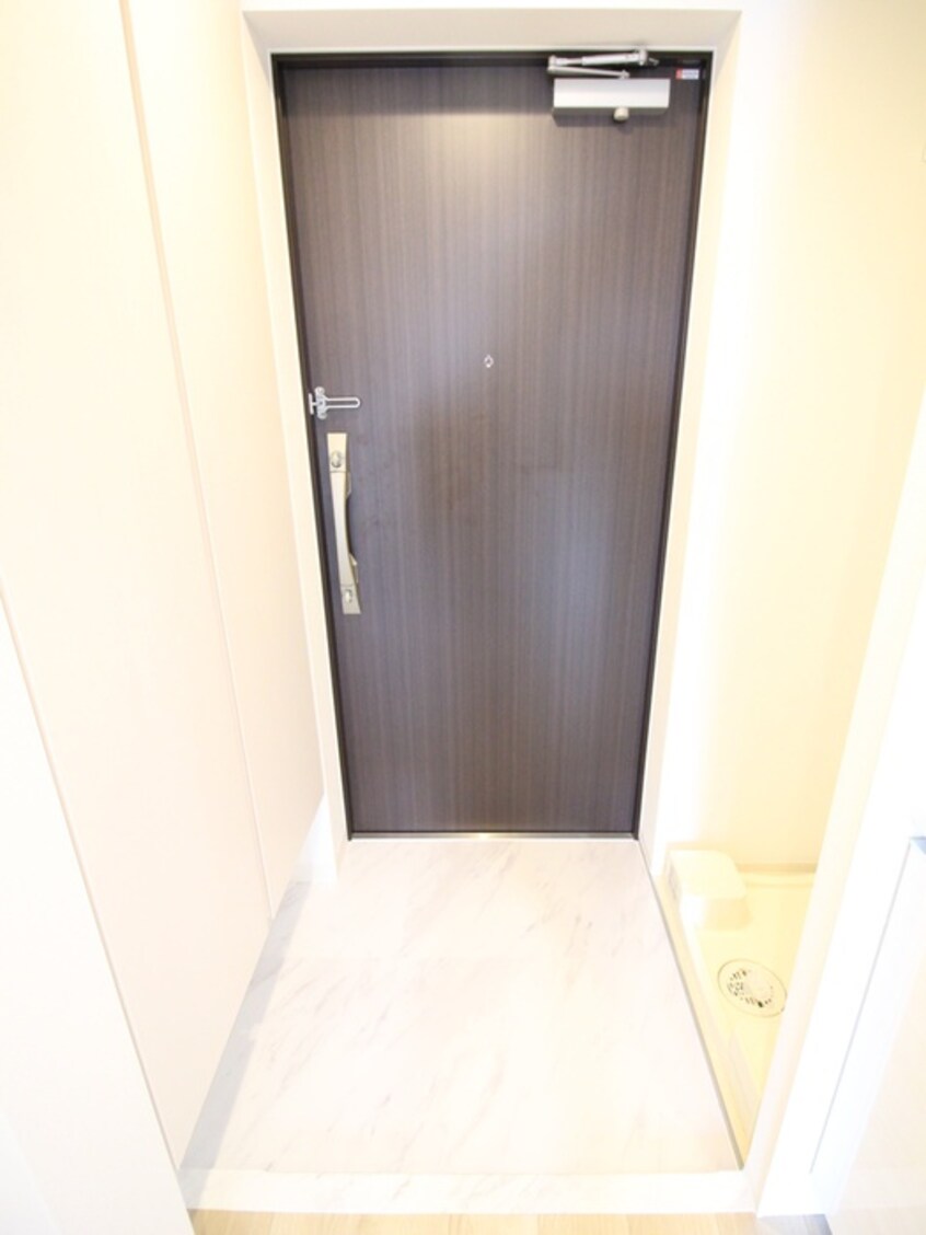 玄関 ストーリア三田