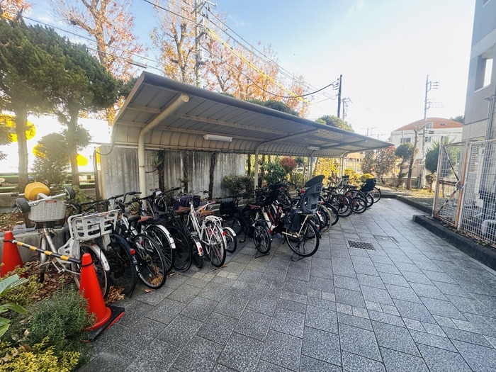 駐輪場 ドミールシャルマン