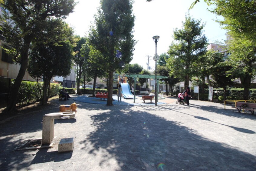 五本木児童遊園(公園)まで190m メゾンベルデュ