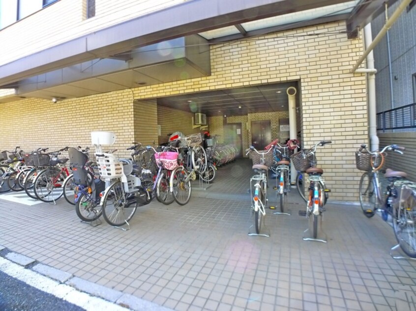 駐輪場 アグレ本八幡
