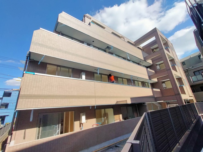建築中