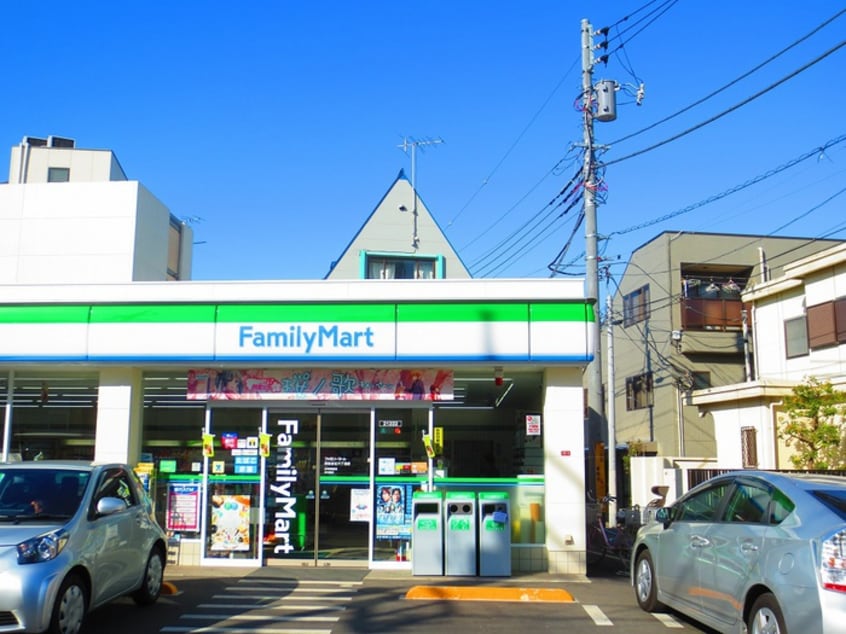 ファミリマート(コンビニ)まで170m グロウコ－ト阿佐ヶ谷