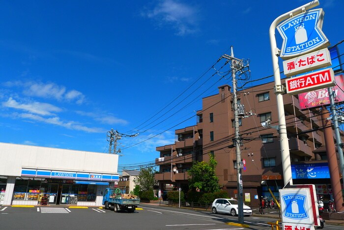 ローソン(コンビニ)まで10m サンハイム春日町ビル