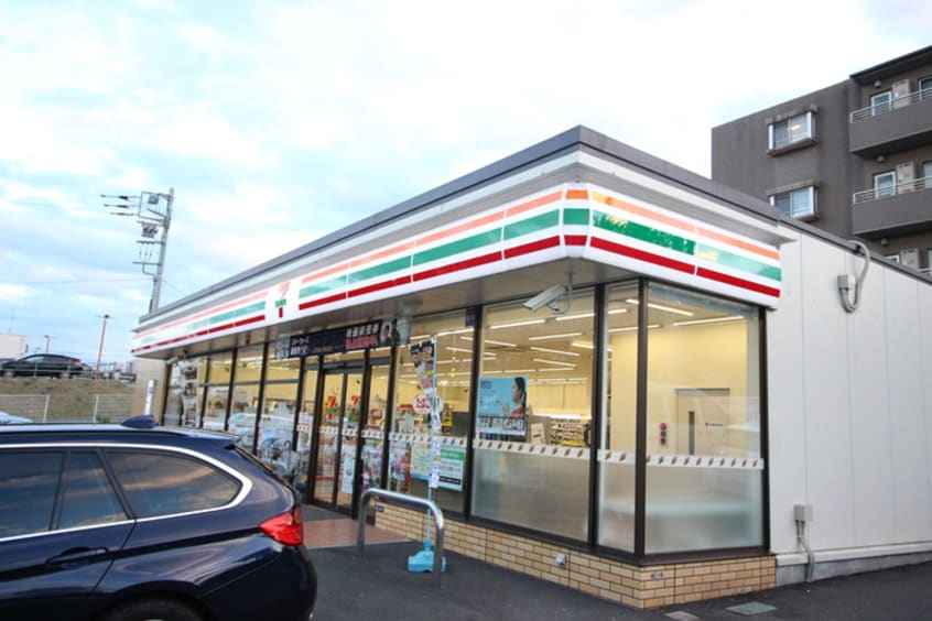 セブンイレブン 川崎有馬7丁目店(コンビニ)まで131m パークサイド鷺沼