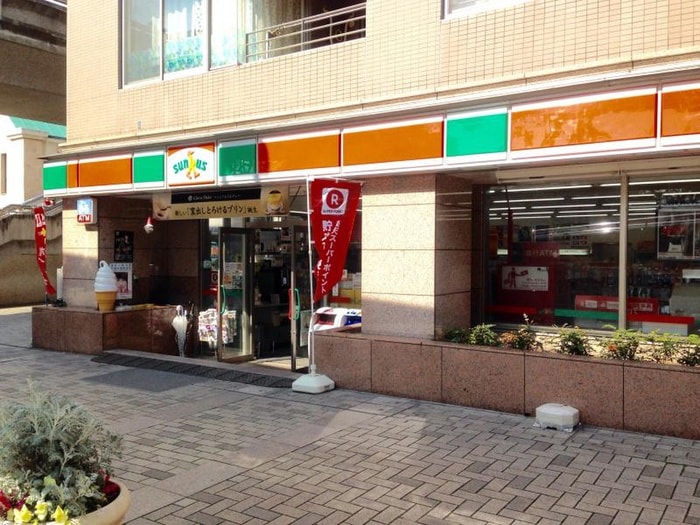 サンクス 中川駅前店(コンビニ)まで530m ラックフィル中川Ｂ
