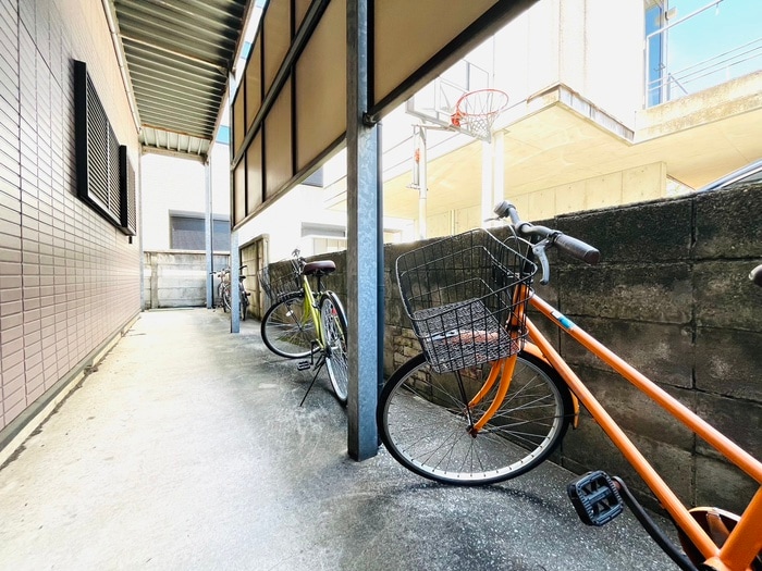 駐輪場 ア－バン三菊