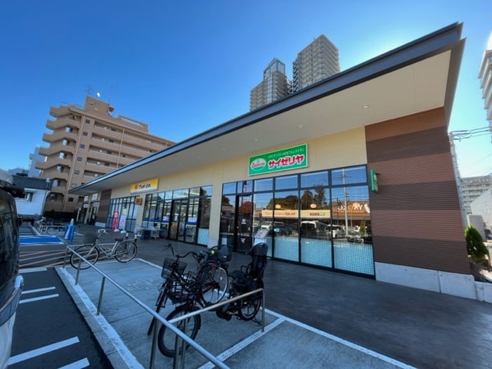 サイゼリヤ　ヤオコー所沢有楽町店(その他飲食（ファミレスなど）)まで194m ア－バンキャッスル