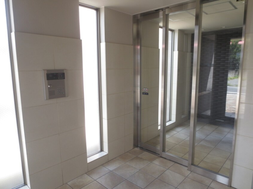 エントランス部分 アルビータ・Ｒ