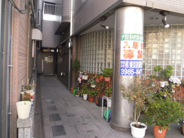 エントランス部分 グランドハウスシャンティ