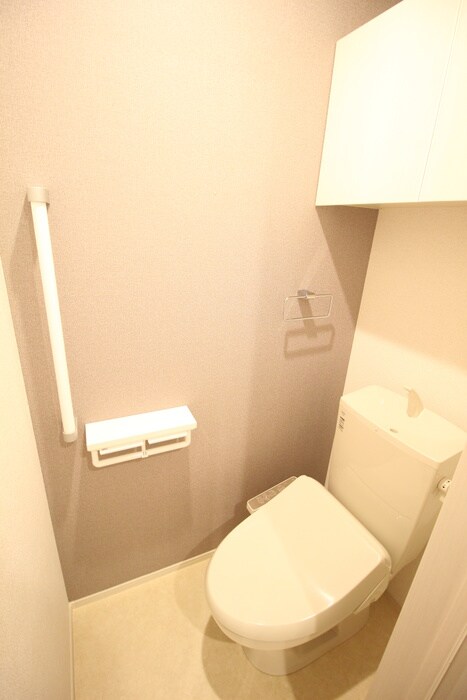 トイレ ﾗ･ｼｴﾙﾃ横浜