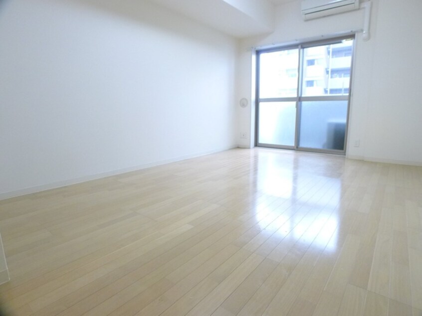 居室 サニ－コ－ト向島