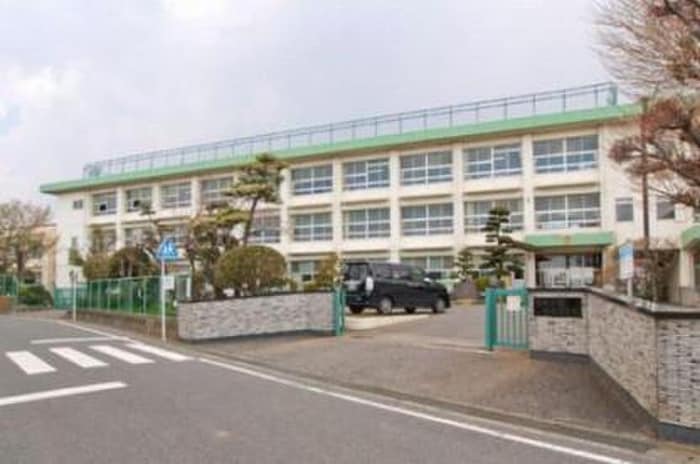 岡崎小学校(小学校)まで535m 　パレス湘南Ⅰ