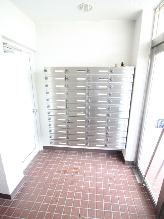 エントランス部分 リアライズ伊勢原