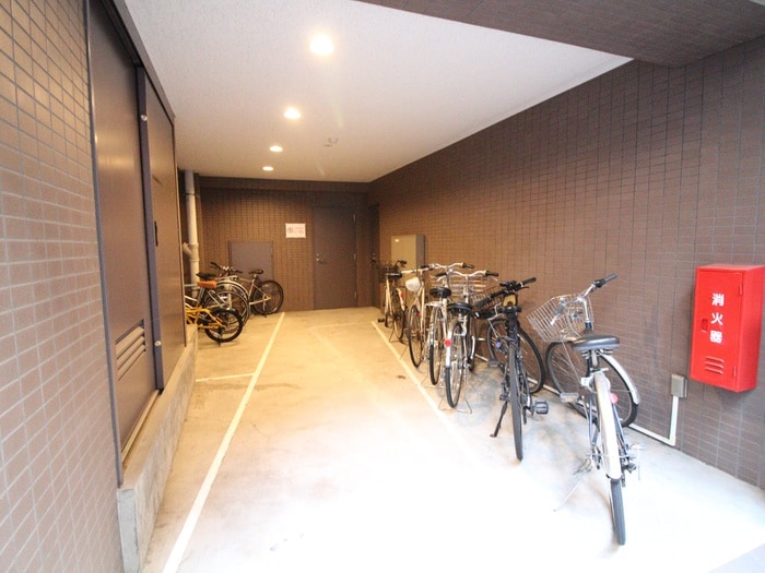 駐輪場 コスモリード人形町