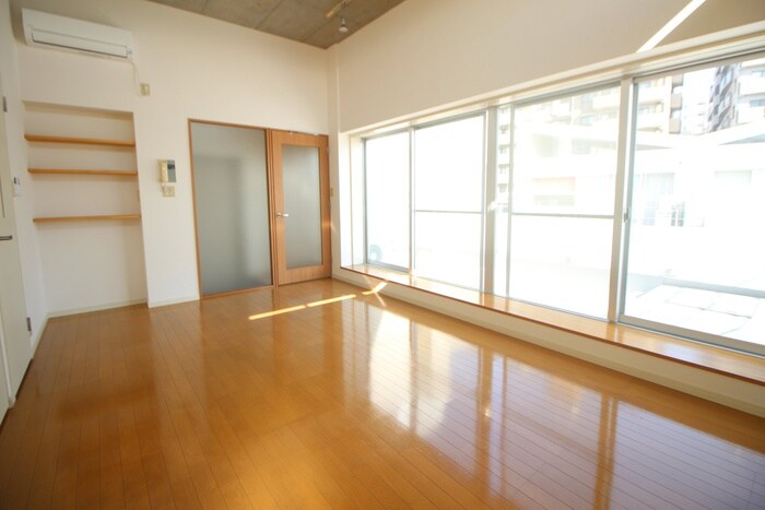 居室 ＯＺ－ＣＯＵＲＴ