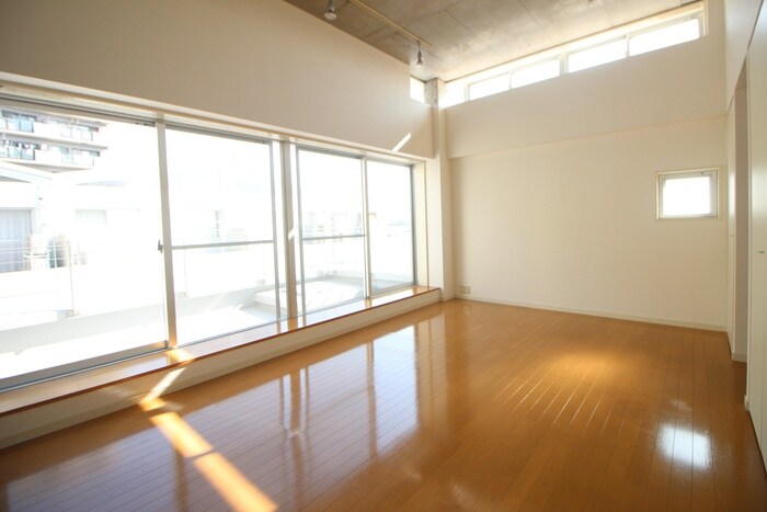 居室 ＯＺ－ＣＯＵＲＴ