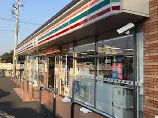 セブンイレブン(コンビニ)まで600m アムールセゾン