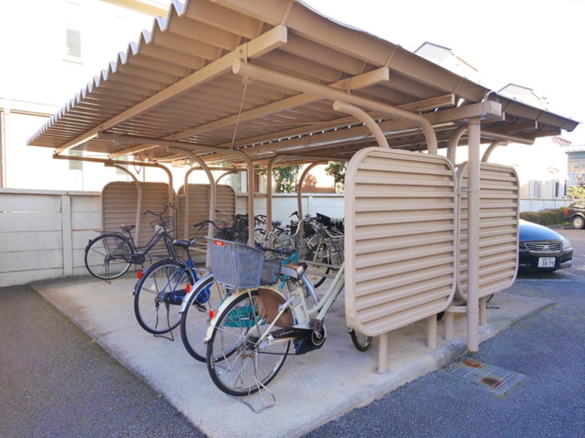 駐輪場 トリアノン　８７