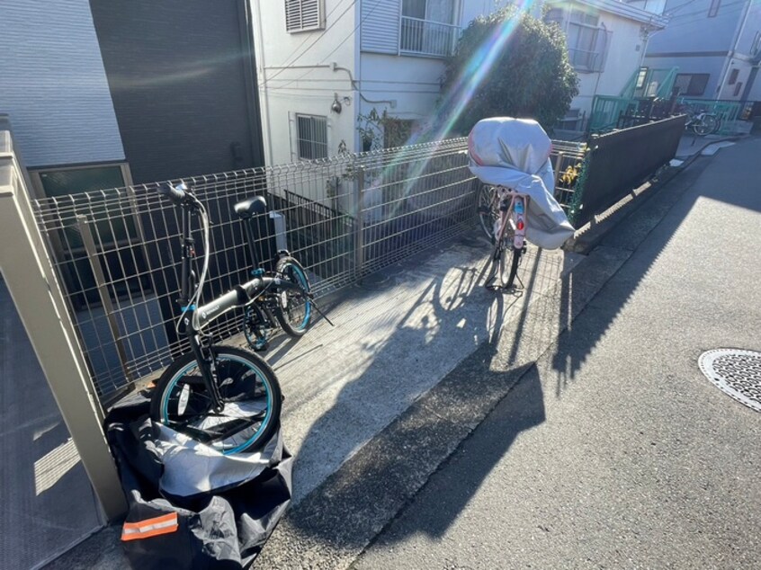 駐輪場 ファンズ妙蓮寺