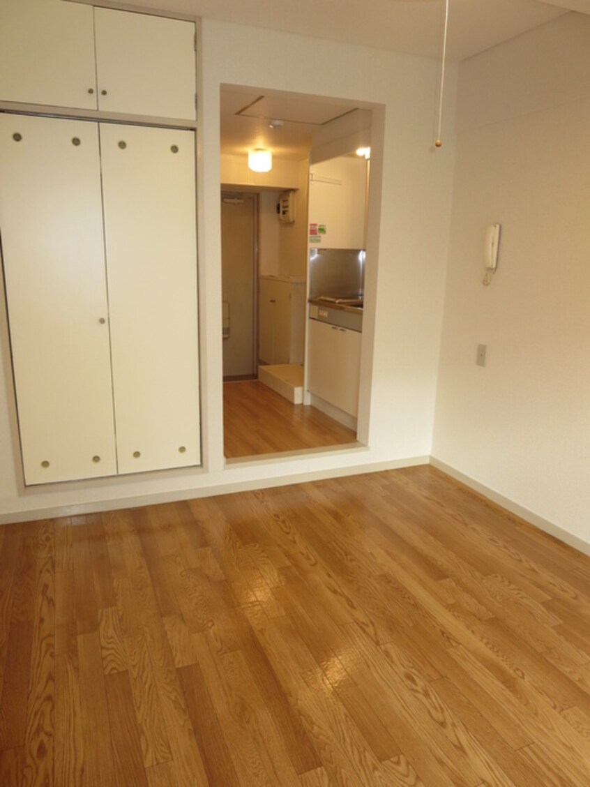 居室 コ－ポタチカワ