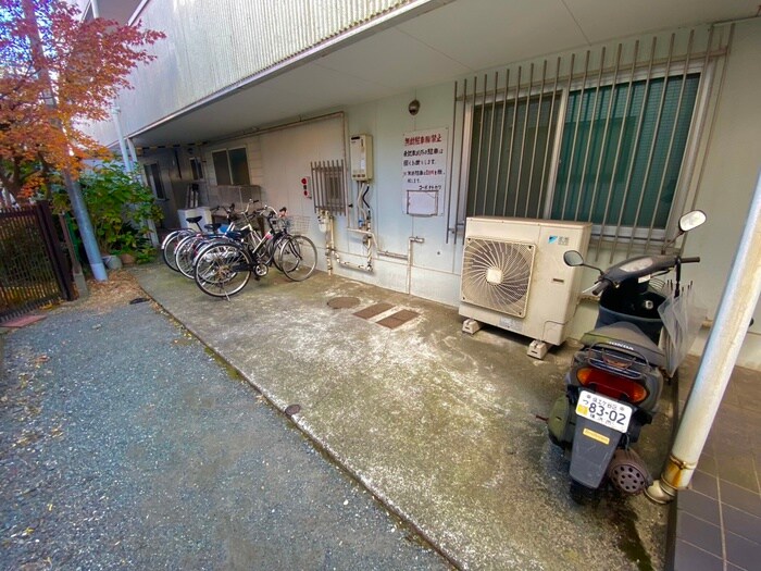 駐輪場 コ－ポタチカワ