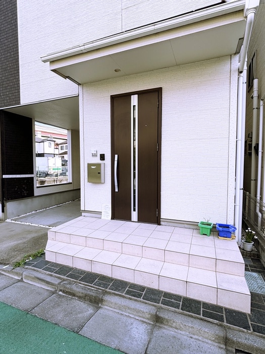 エントランス部分 青井四丁目戸建
