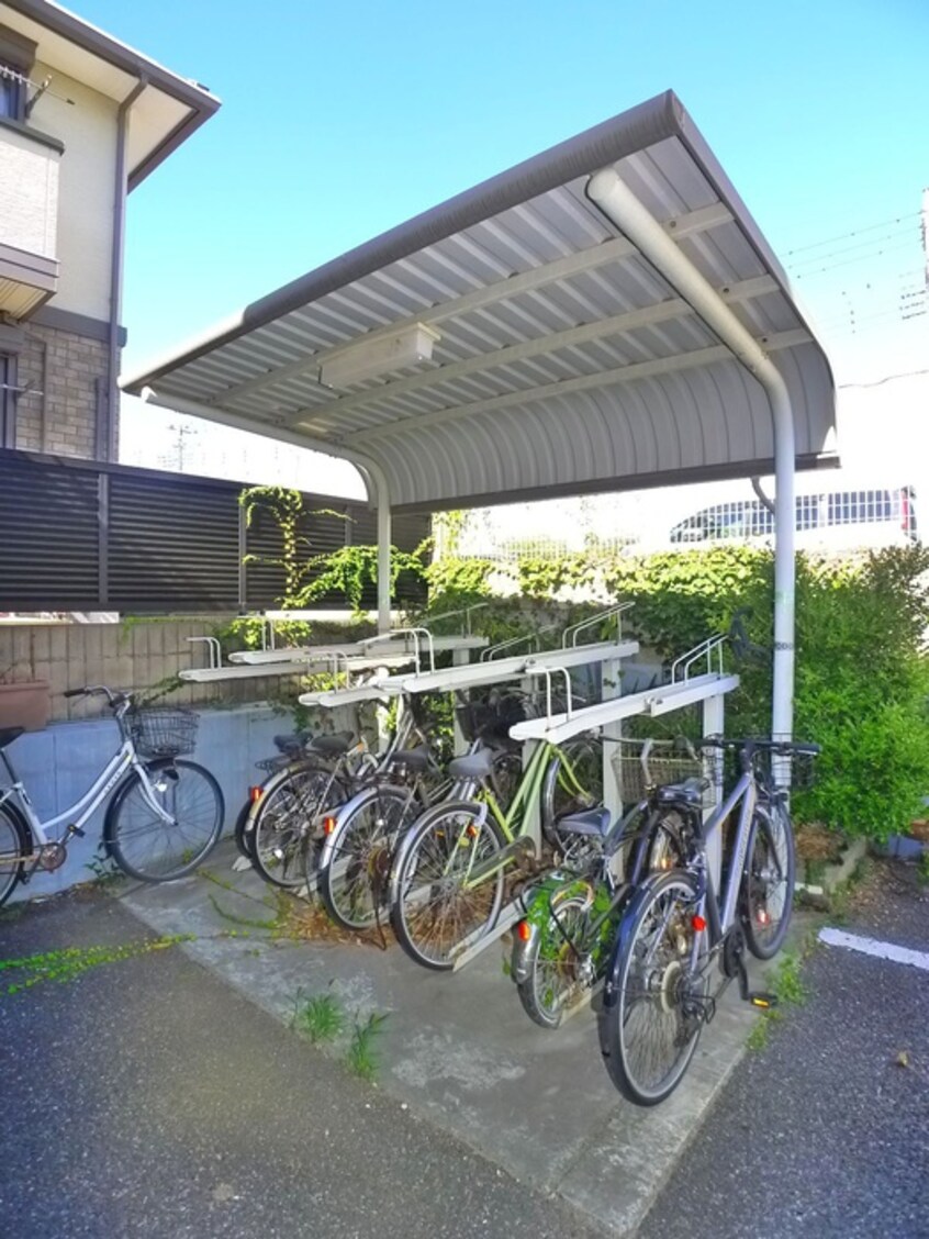 駐輪場 メルヴェーユK
