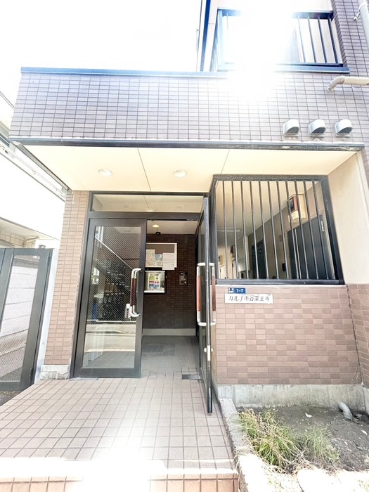 エントランス部分 カルナ市谷薬王寺