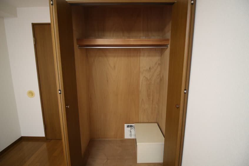 収納 シャルレ早稲田