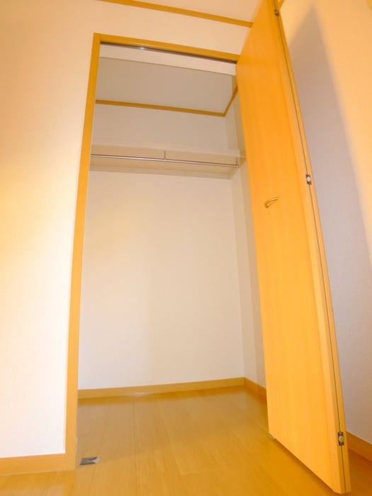 収納 エレガンツァフィオ－レⅡ