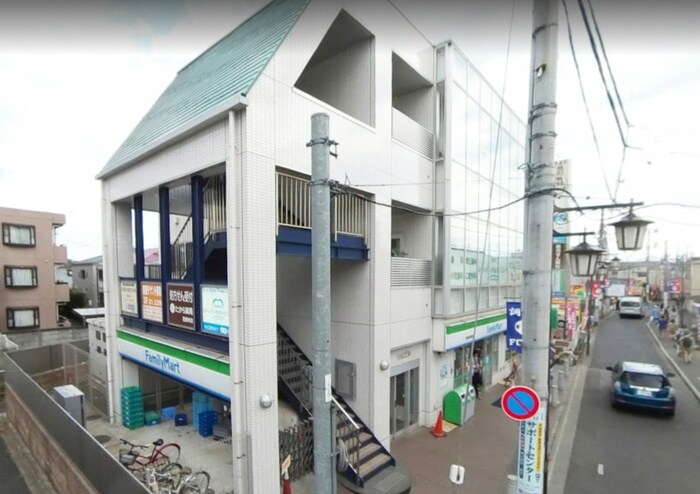 ファミリーマート 西調布駅前店(コンビニ)まで401m KDXレジデンス西調布