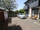 駐車場 さねさしの家東棟