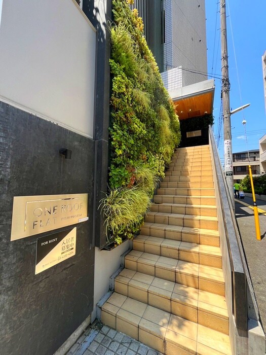 エントランス部分 ONE ROOF FLAT NISHIWASEDA