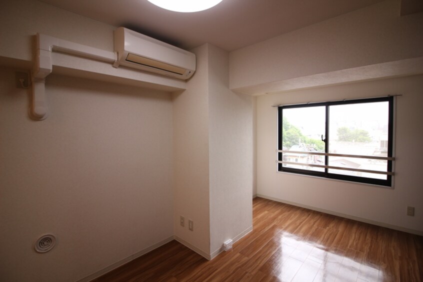 居室 ONE ROOF FLAT NISHIWASEDA