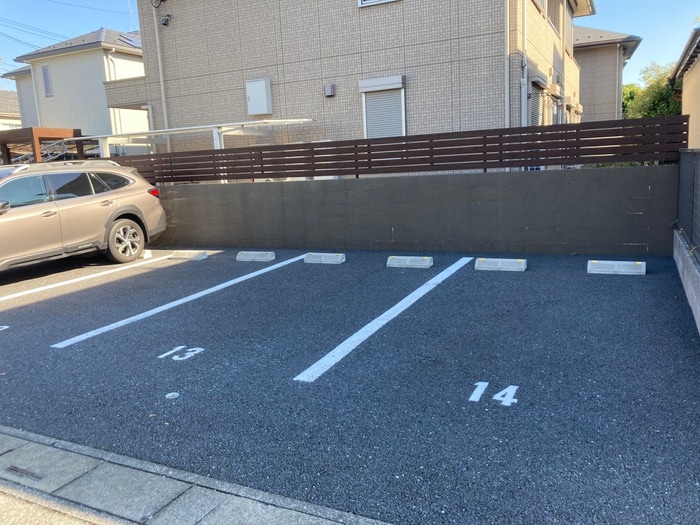 駐車場 Ｋウエスト１７