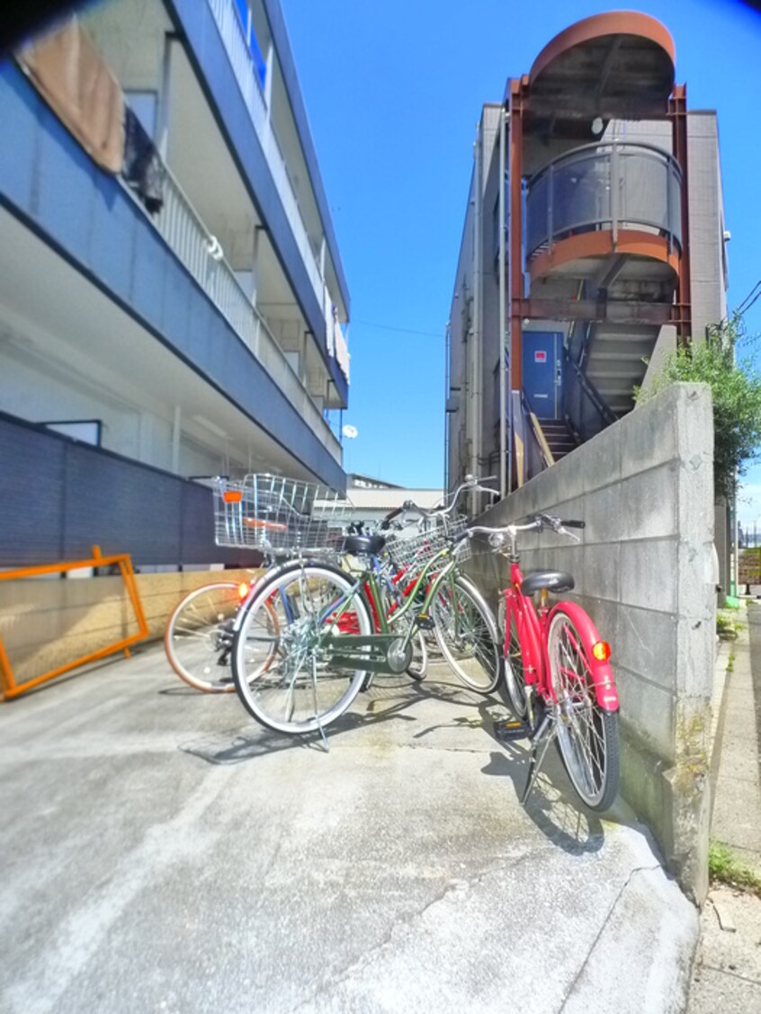 駐輪場 プラーズ扇