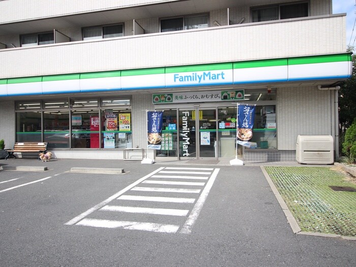 ファミリーマート 東大井三丁目店(コンビニ)まで207m 石井荘