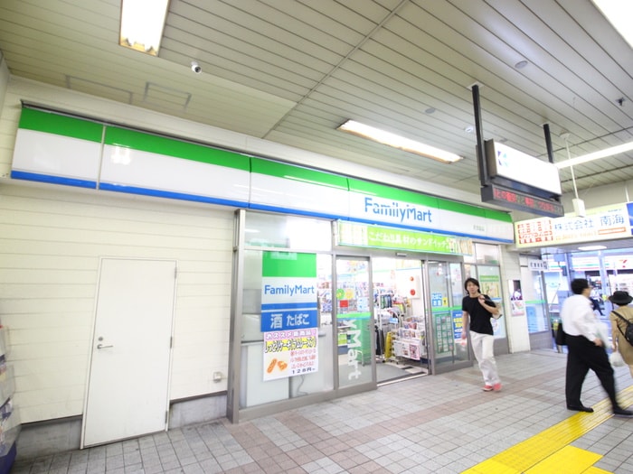 物件(コンビニ)まで60m リテラス町屋