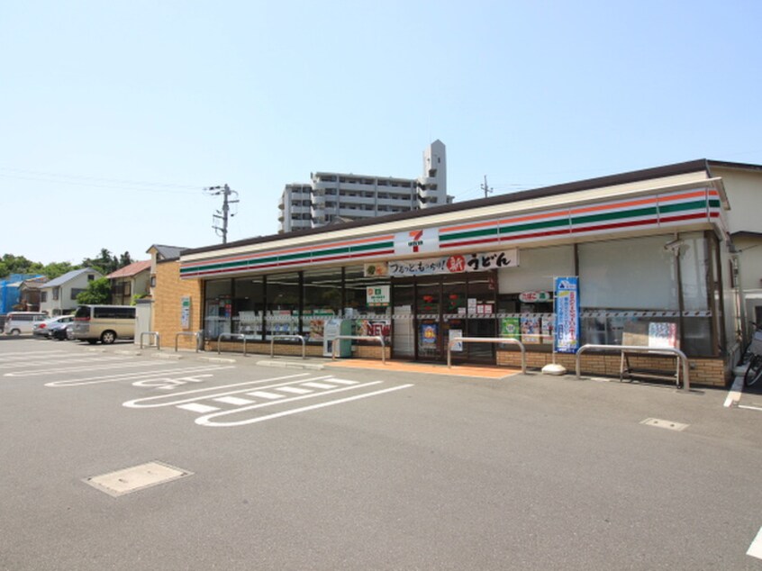 セブンイレブン朝志ヶ丘1丁目店(コンビニ)まで382m BAU志木