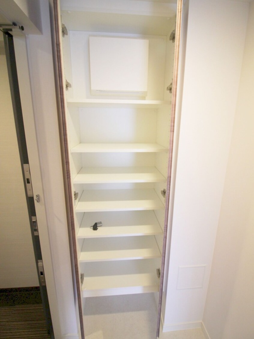 靴箱 ｸﾚｳﾞｨｱﾘｸﾞｾﾞ世田谷松陰神社前