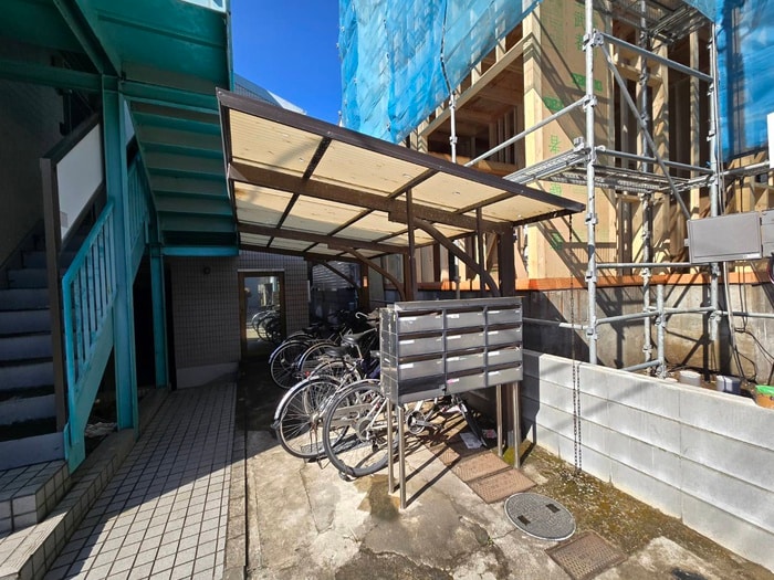 駐輪場 ヒュ－ス鷺ノ宮