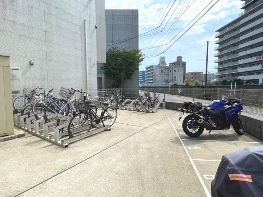駐輪場 リブリ・シャルマン