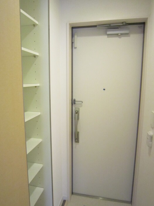 玄関 リブリ・シャルマン