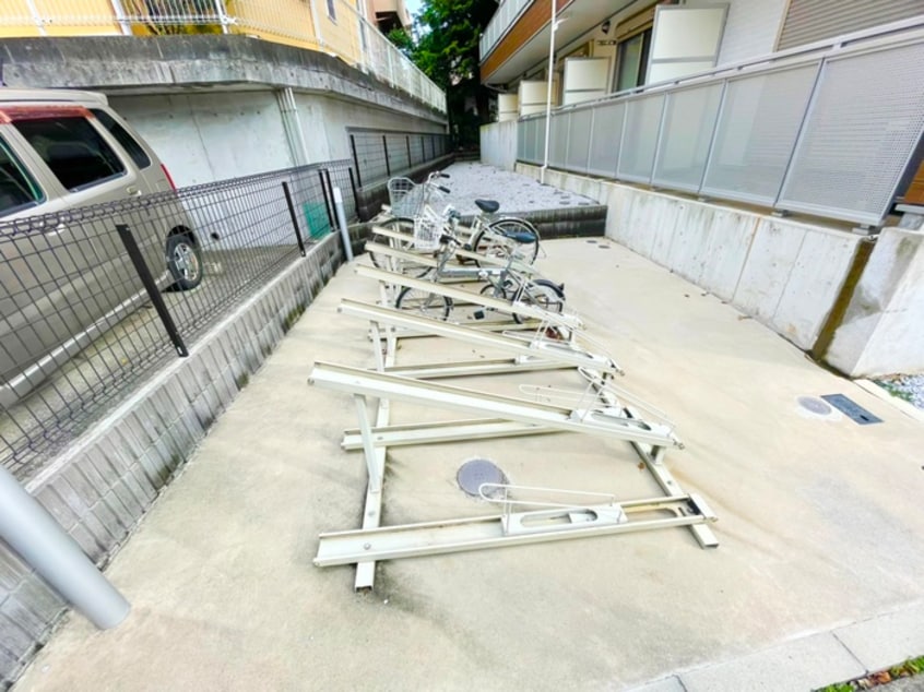 駐輪場 リブリ・ラﾎﾟﾙﾄ二俣川