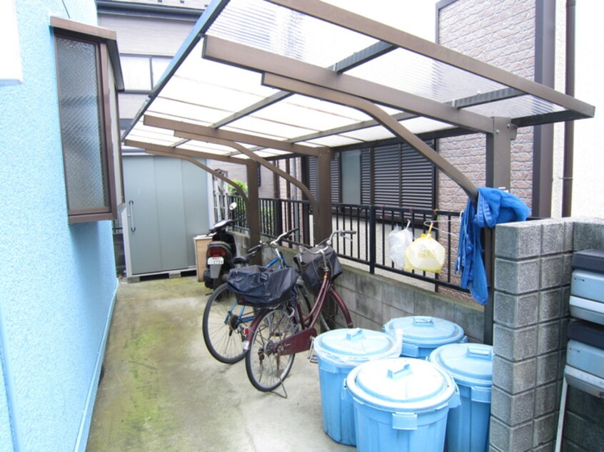 駐輪場 スール錦
