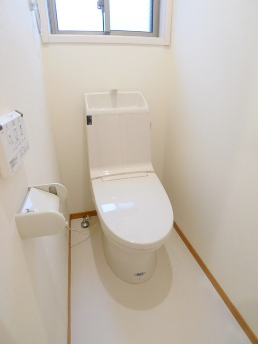 トイレ BRILLIANT AKITSU