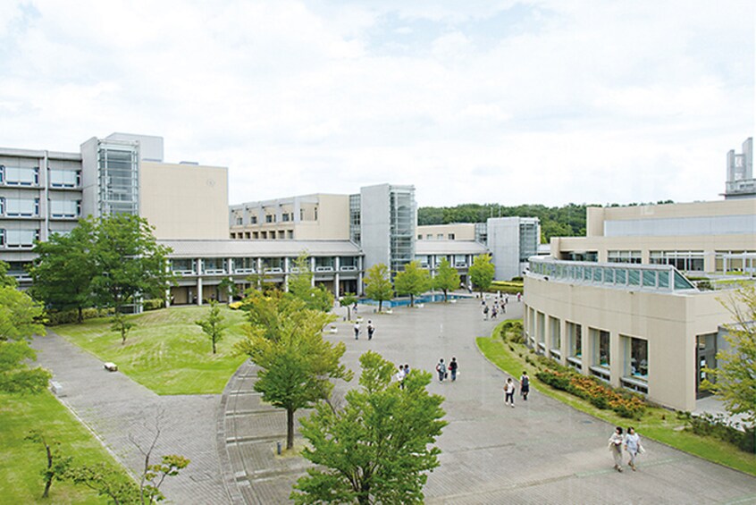 明治薬科大学(大学/短大/専門学校)まで1100m BRILLIANT AKITSU