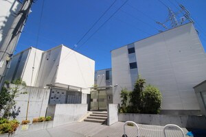 PASEO EAST