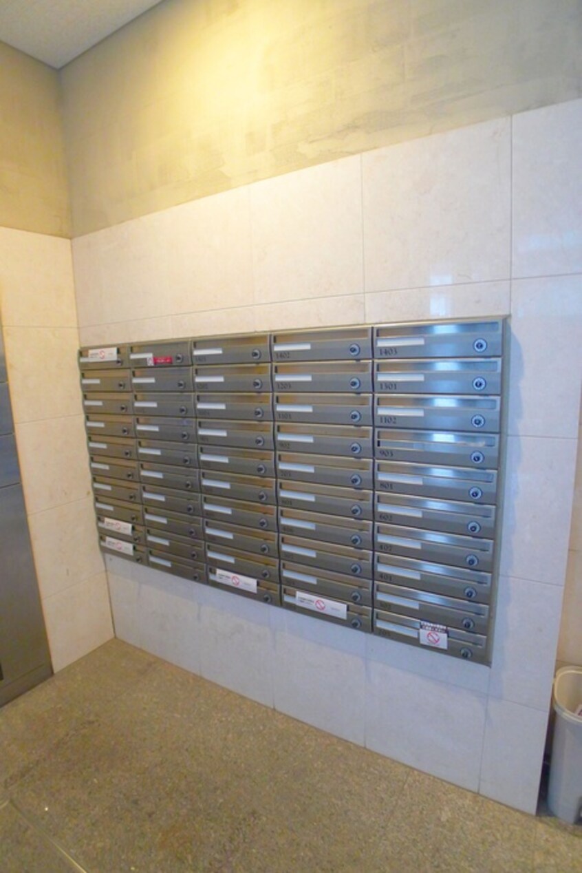 エントランス部分 F・D　VILLE